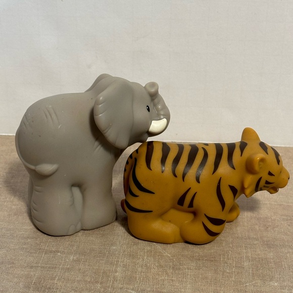 Fisher Price Little People Zoo Animals Replacement Toys Elephant and Tiger - Picture 3 of 4